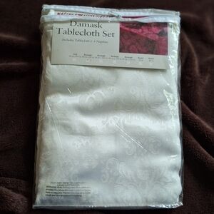 White Damask Tablecloth Set